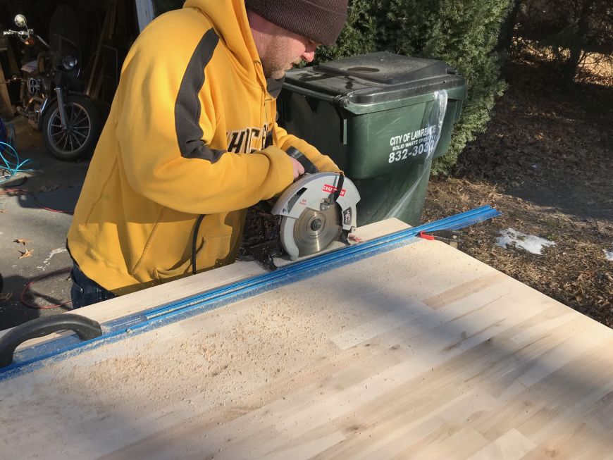 DIY kitch countertop install wooden butcherblock