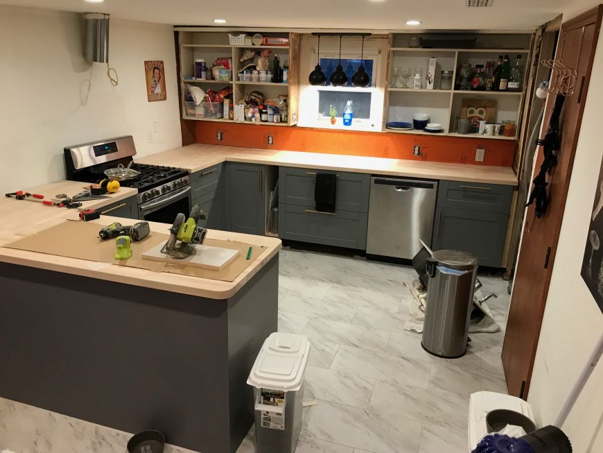 DIY kitch countertop install wooden butcherblock