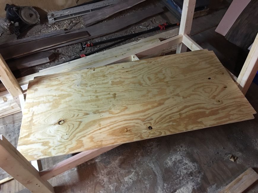 building a woodworking workbench and outfeed table for tablesaw