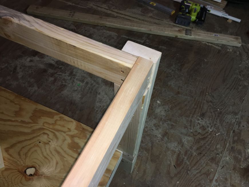 building a woodworking workbench and outfeed table for tablesaw